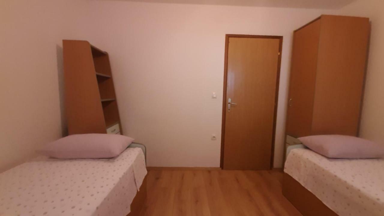 Apartments Cherry Gornji Karin Exteriér fotografie